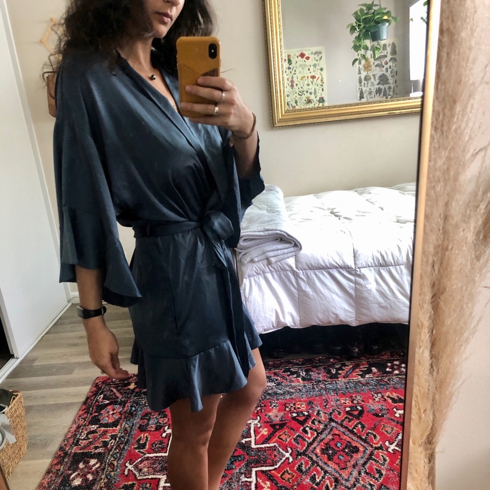 BNWT [Victoria’s Secret] Silk Robe